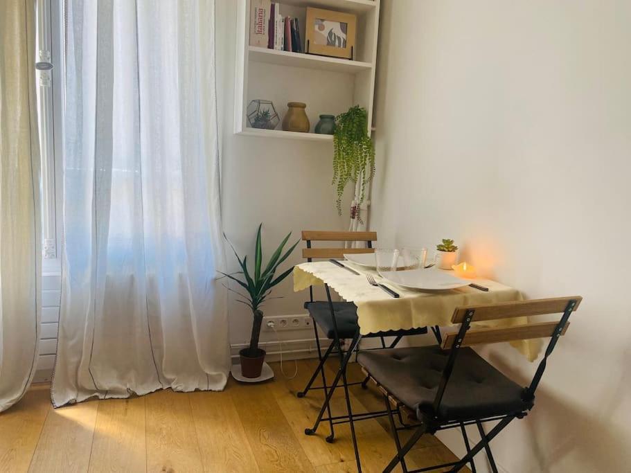 Paris - Appartement Cosy - Tour Eiffel A Pied Esterno foto